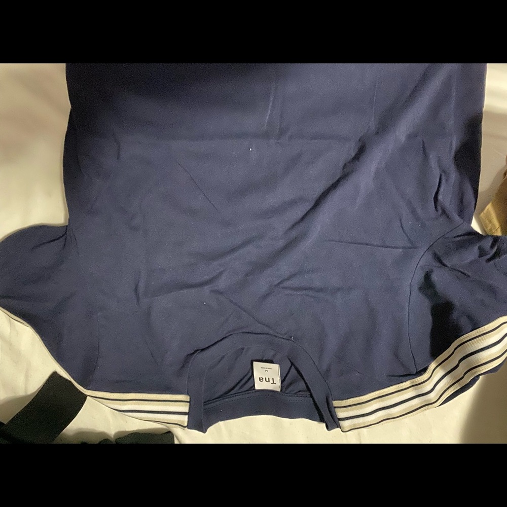 Aritzia TNA short sleeve t-shirt